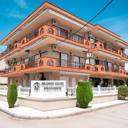 Milonas House Apartments Paralia Dionysiou Buitenkant foto