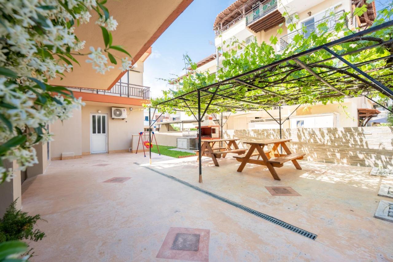 Milonas House Apartments Paralia Dionysiou Buitenkant foto