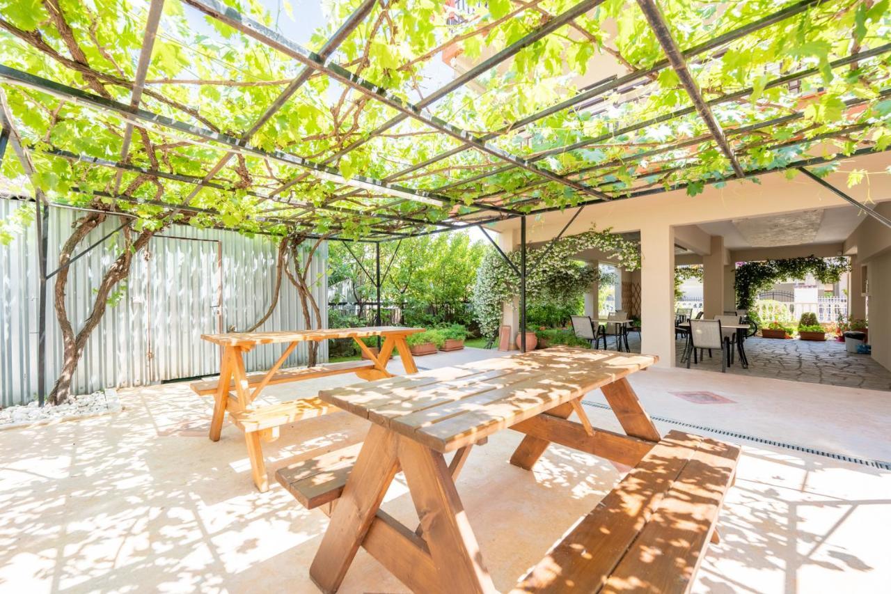 Milonas House Apartments Paralia Dionysiou Buitenkant foto