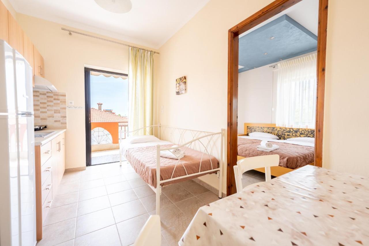 Milonas House Apartments Paralia Dionysiou Buitenkant foto