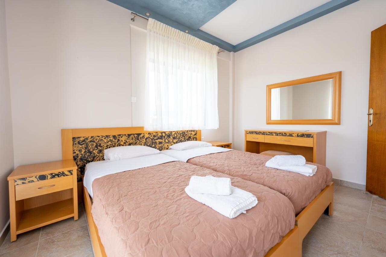 Milonas House Apartments Paralia Dionysiou Buitenkant foto
