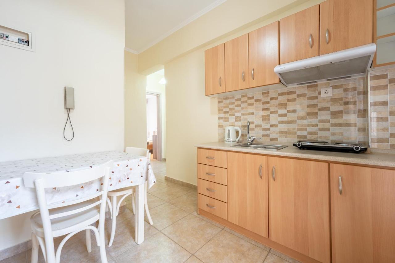 Milonas House Apartments Paralia Dionysiou Buitenkant foto