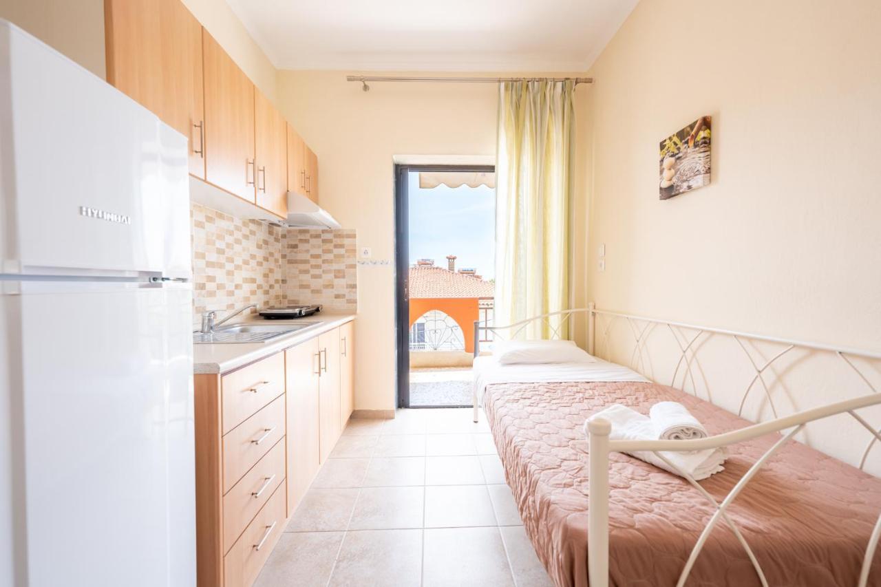 Milonas House Apartments Paralia Dionysiou Buitenkant foto