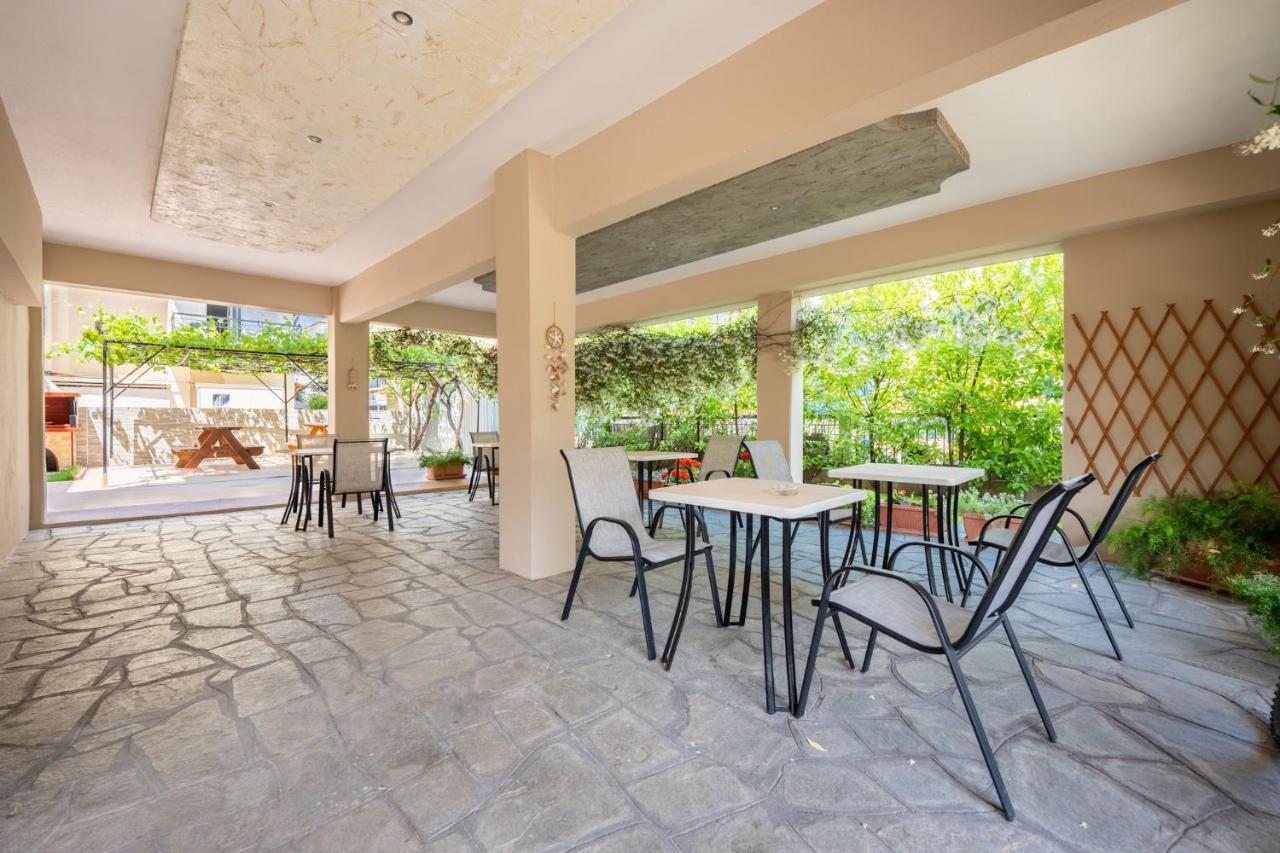 Milonas House Apartments Paralia Dionysiou Buitenkant foto