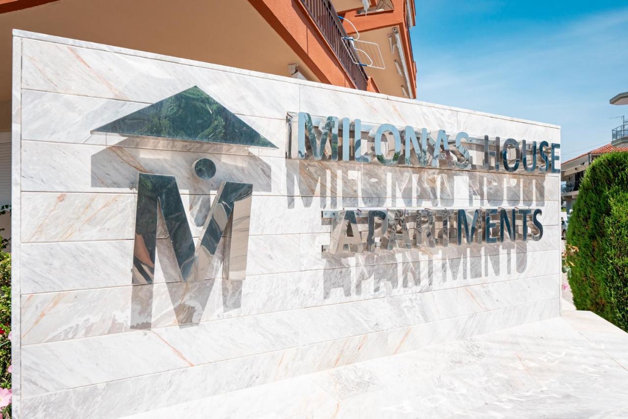 Milonas House Apartments Paralia Dionysiou Buitenkant foto