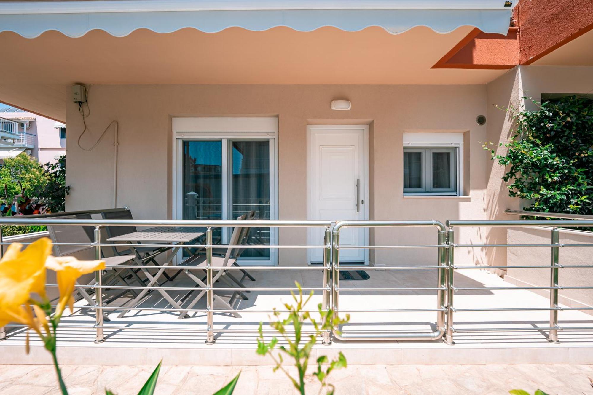 Milonas House Apartments Paralia Dionysiou Buitenkant foto