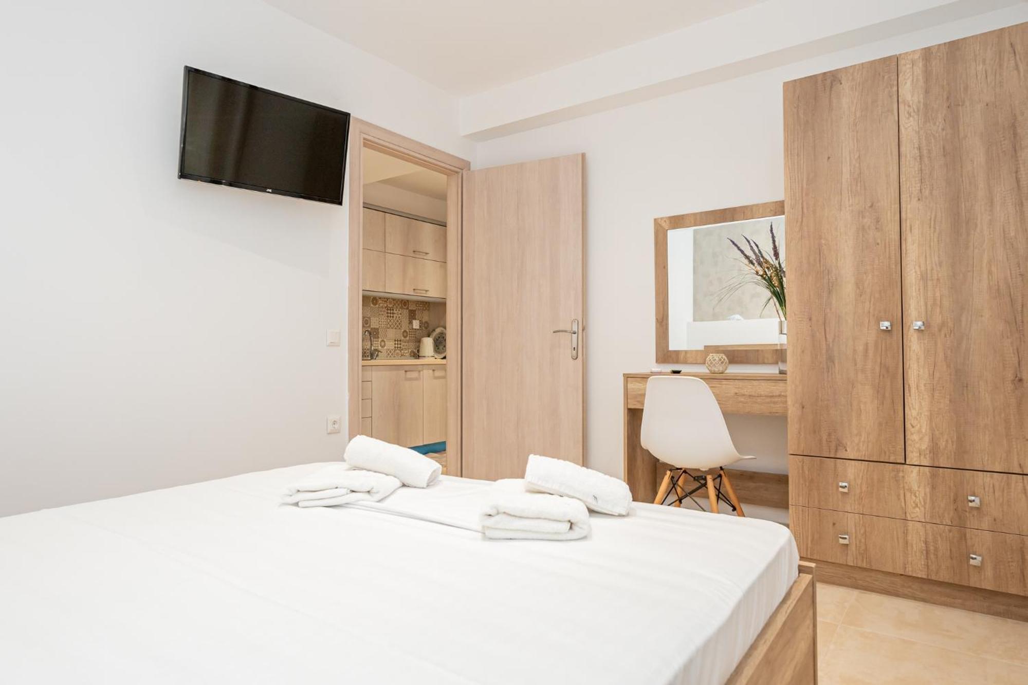 Milonas House Apartments Paralia Dionysiou Buitenkant foto