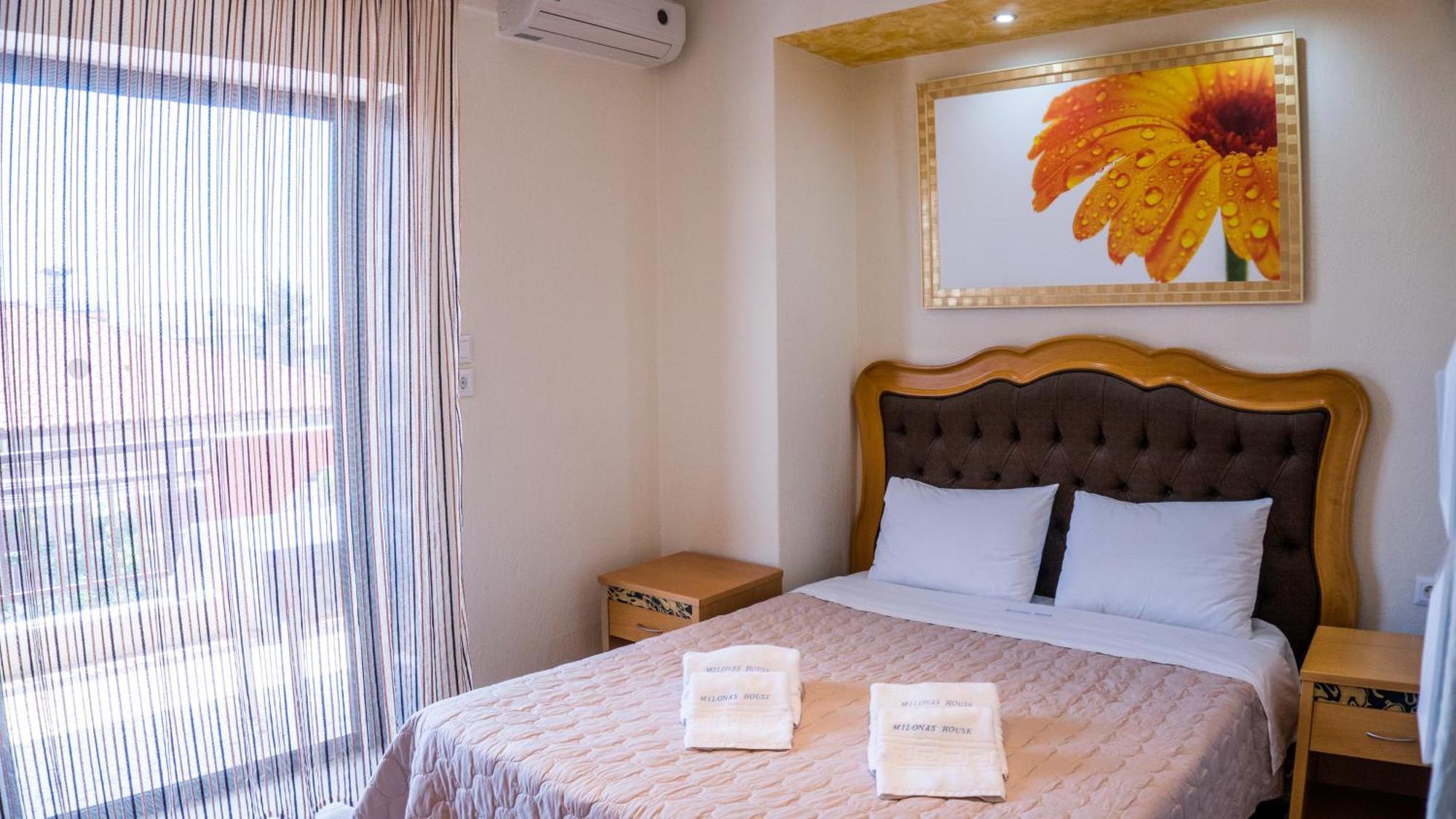 Milonas House Apartments Paralia Dionysiou Buitenkant foto