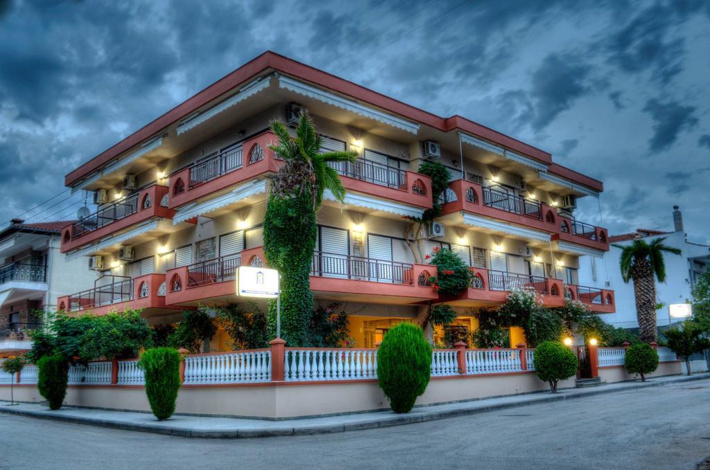 Milonas House Apartments Paralia Dionysiou Buitenkant foto